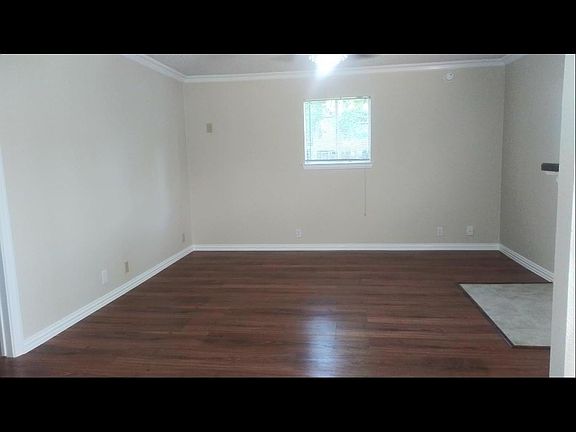 4th image of 1601 Daniel Dr #1