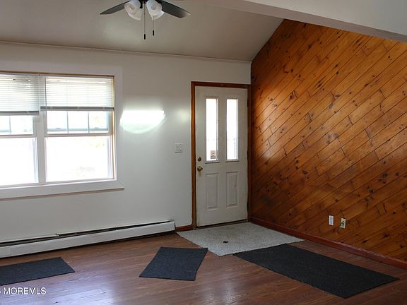 2nd image of 58 W Greystone Rd