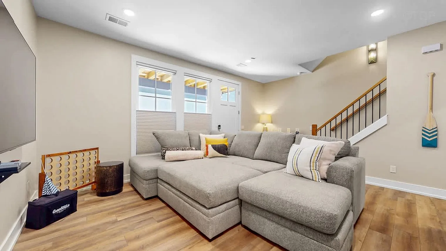 3 bed, 2.0 bath, 2066 sqft, $7,131 — Photo 3
