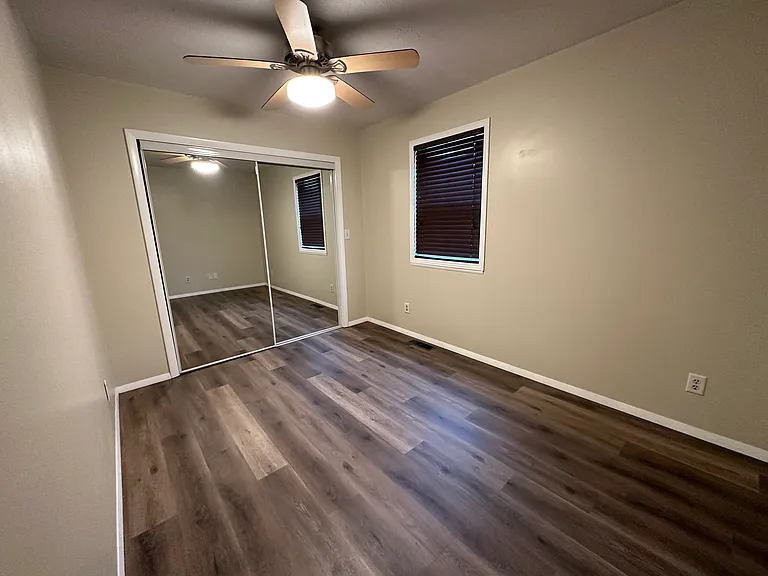 227 N Dicks St — Photo 14