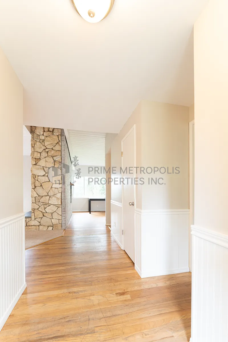 Building Photo - 28 21st Pl