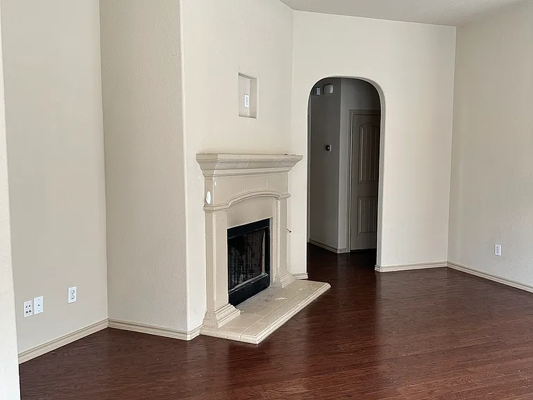 5009 Holliday Dr — Photo 10