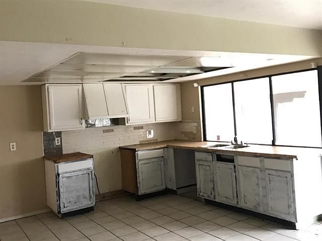 1st image of 5701 Excalibur Dr