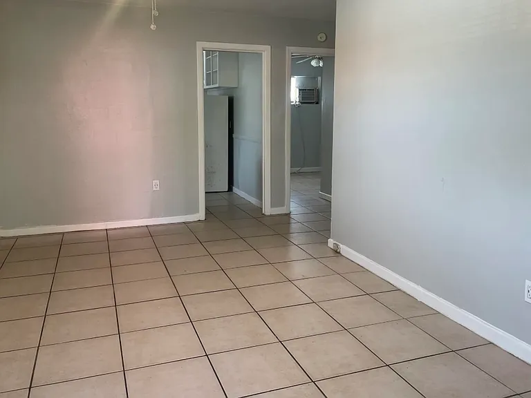 865 Geranium St — Photo 6
