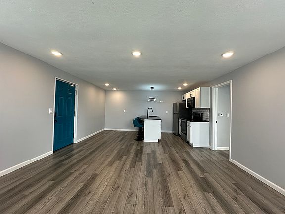 3rd image of 910 Teall Ave APT 5