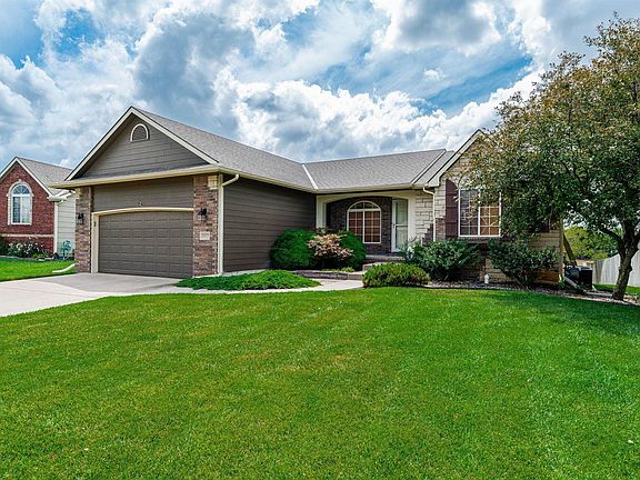 2nd image of 2027 N Whitetail Ct