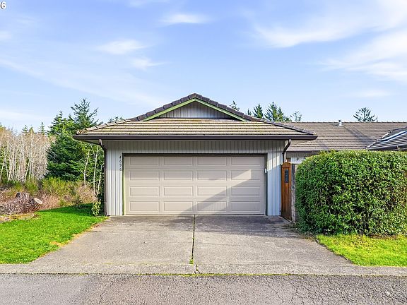 2nd image of 4696 NE Windward Pl