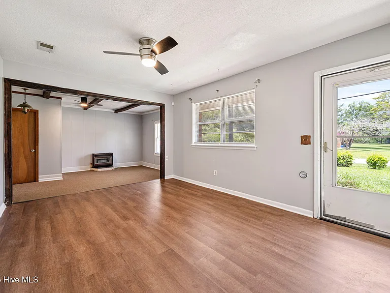 10 Stoney Rd — Photo 7