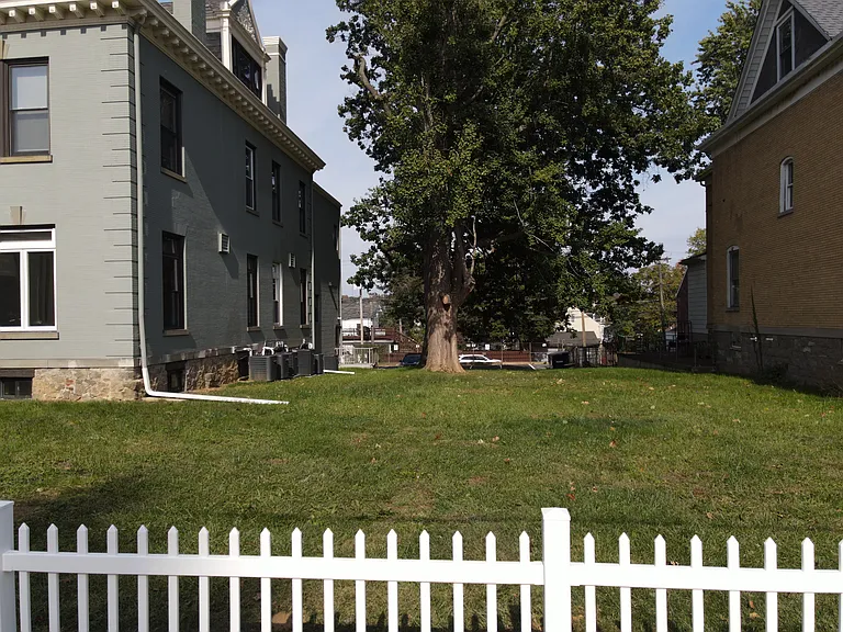 Luxury Apartments at 831 Lehigh Street — Photo 3