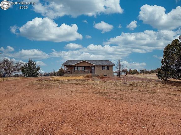 2nd image of 855 Marilyn Dr