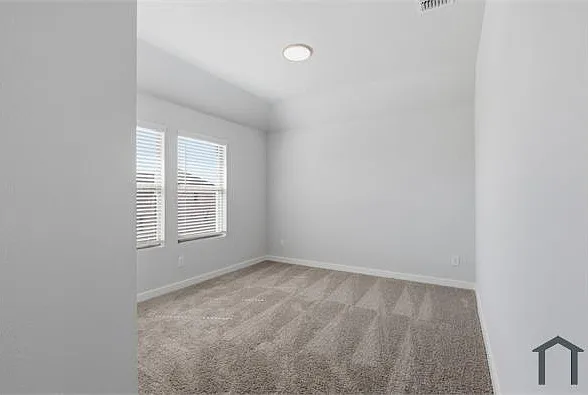 637 Sierra Rdg — Photo 16