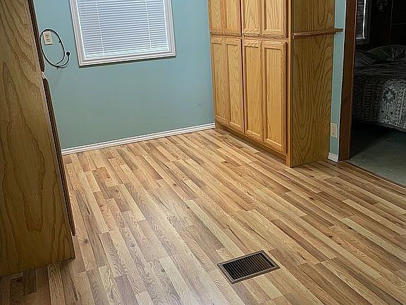 Craft, office or 2nd bedroom