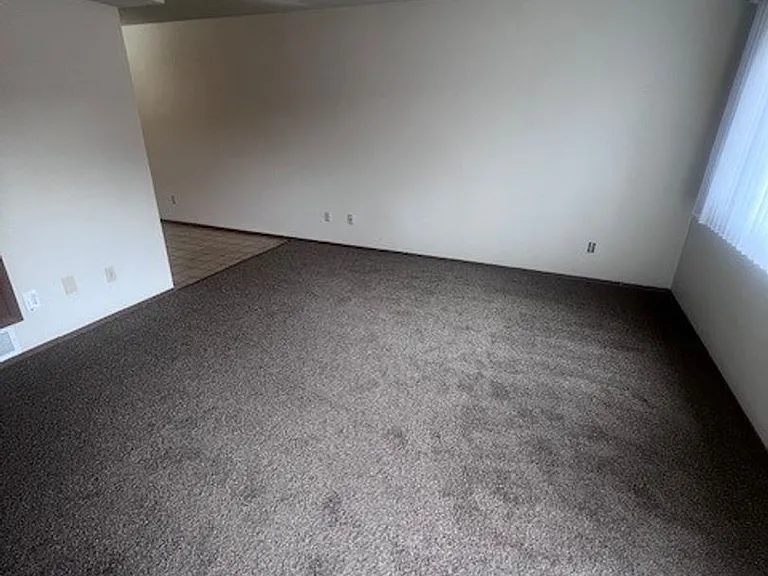 4928 Walker Ave — Photo 5