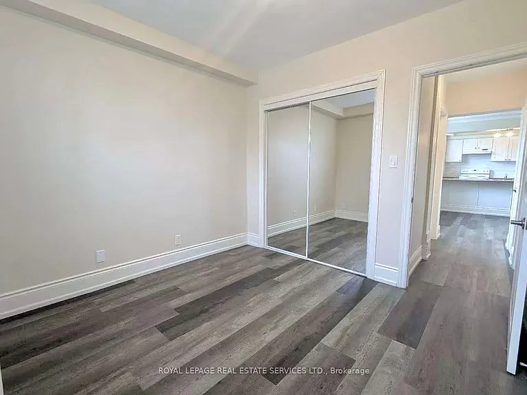 322 Lakeshore Rd W #1 — Photo 15