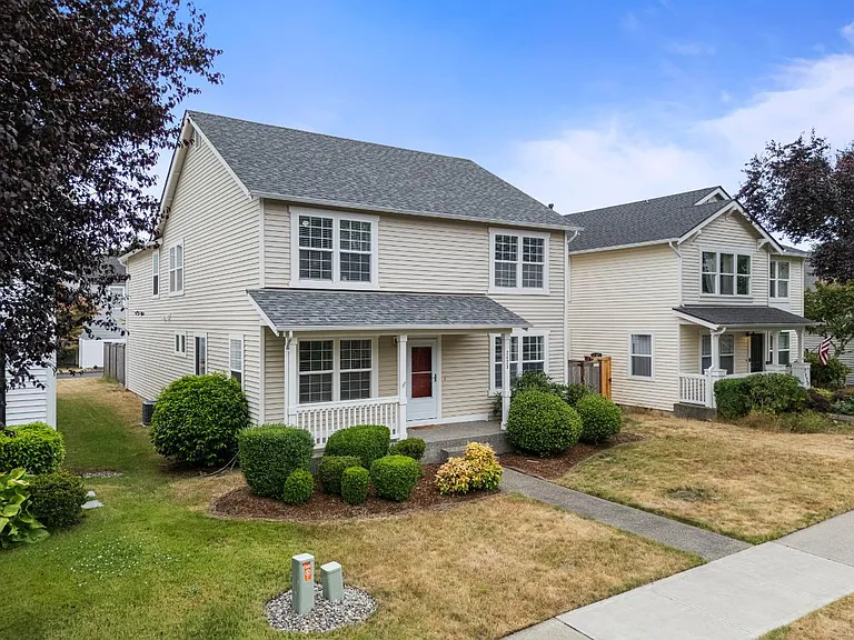 2429 Tolmie Ave — Photo 40