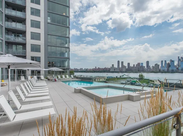 9 Avenue At Port Imperial image 11 of 14