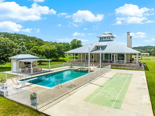 834 Northwood Hills Dr, Fredericksburg, TX 78624