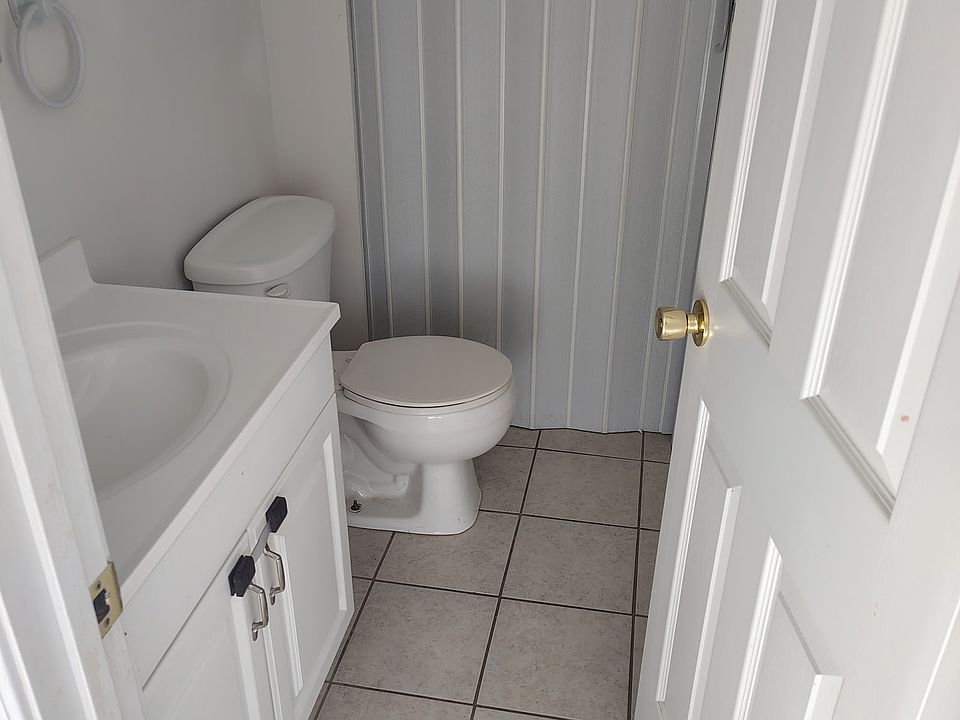 1st image of 261 Pearl Dr #261