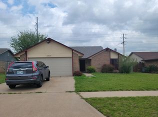 2305 NW Dunstan Ln, Lawton, OK 73505