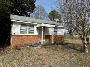 680 W Church St, Angier, NC 27501