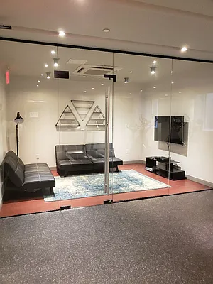 Rented by Smart NY Realty LLC | media 19