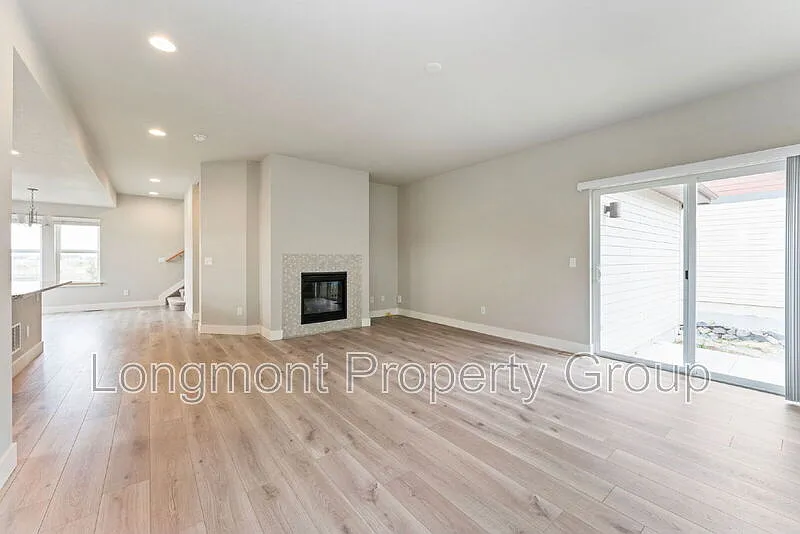 4 bed, 3.5 bath, 2607 sqft, $3,000 — Photo 3
