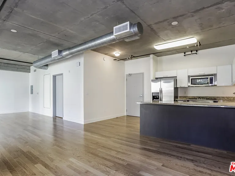 645 W 9th St #343 — Photo 7