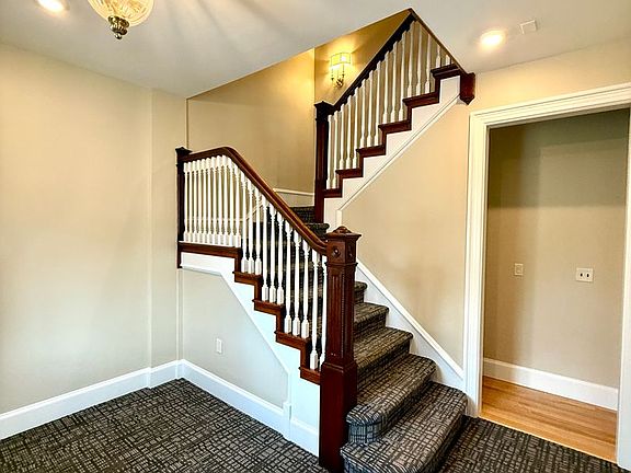 2nd image of 515 Walnut St #1