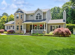 281 Miller Place Rd, Miller Place, NY 11764