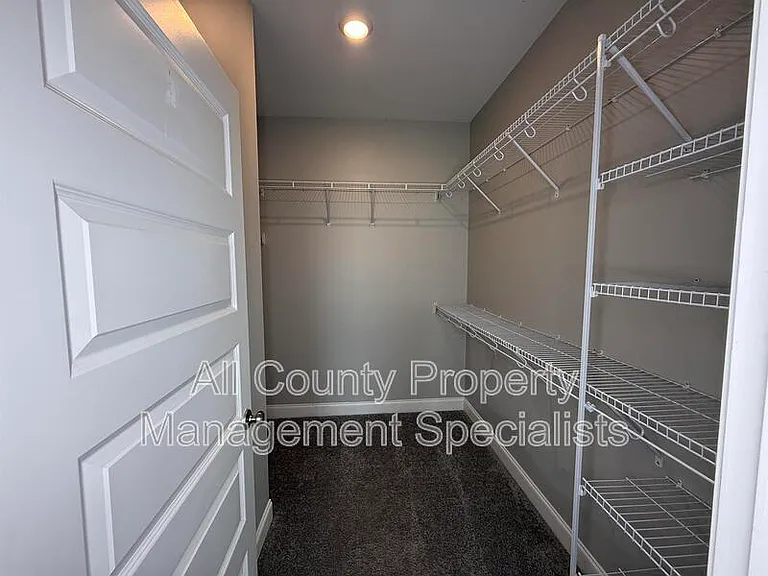 333 Underhill Dr — Photo 6