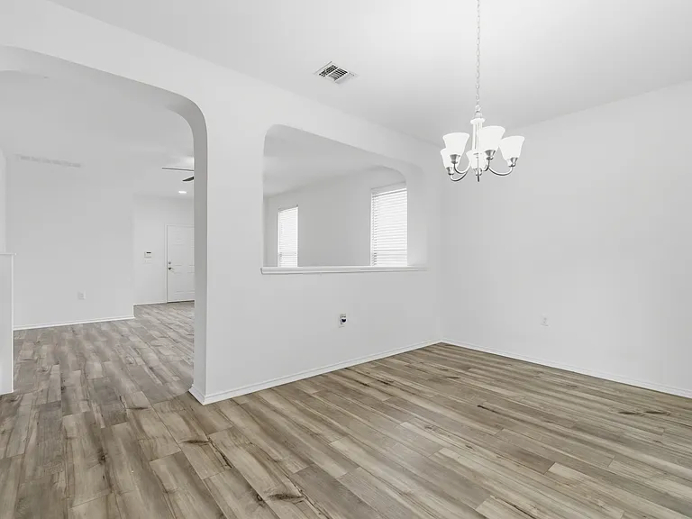 11200 Drumellan St — Photo 26