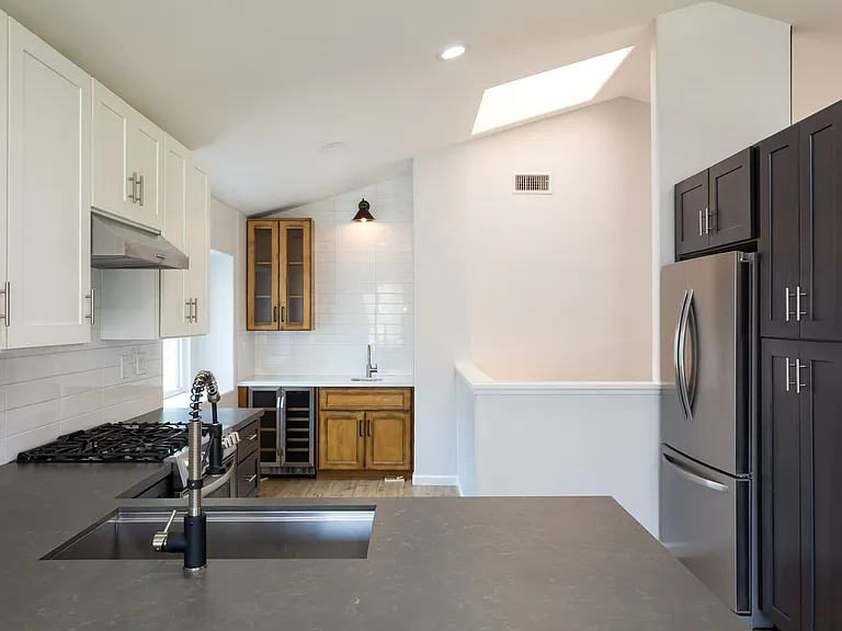 2725 Blackbush Ln — Photo 11