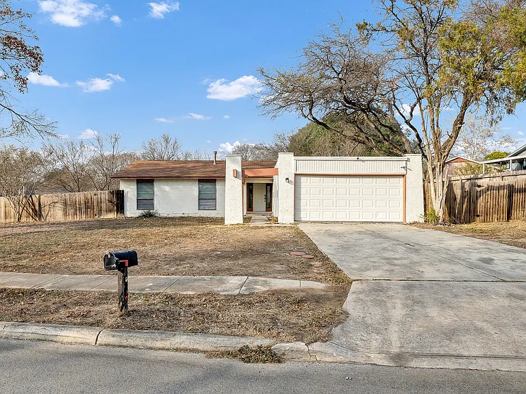 6007 E Valley Forge Ave — Photo 3