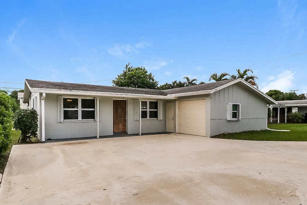 3 bed, 2.0 bath, 1508 sqft, $4,190 — Photo 3