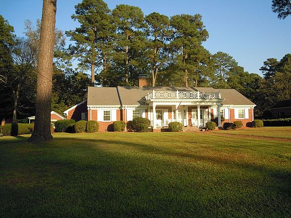 4th image of 1903 Cambridge Dr