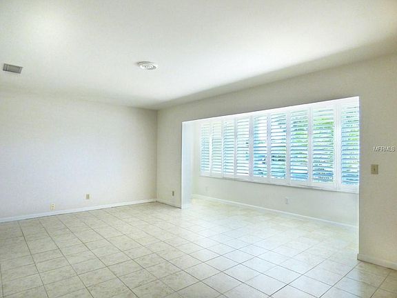 2nd image of 1014 Pinegrove Dr