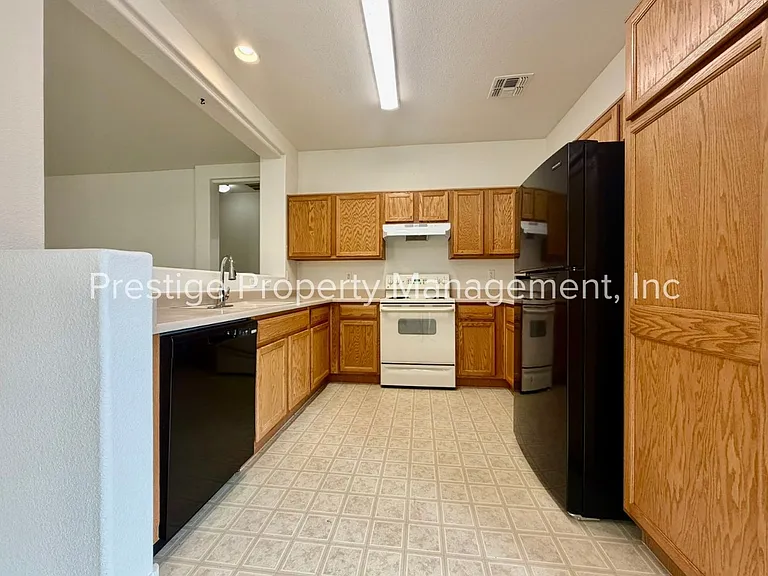 81 W Calle Guija — Photo 3