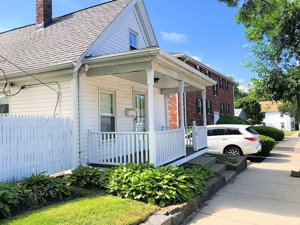 561 Willard St
