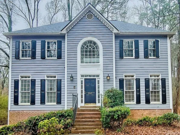 295 Creekview Trl, Fayetteville, GA 30214