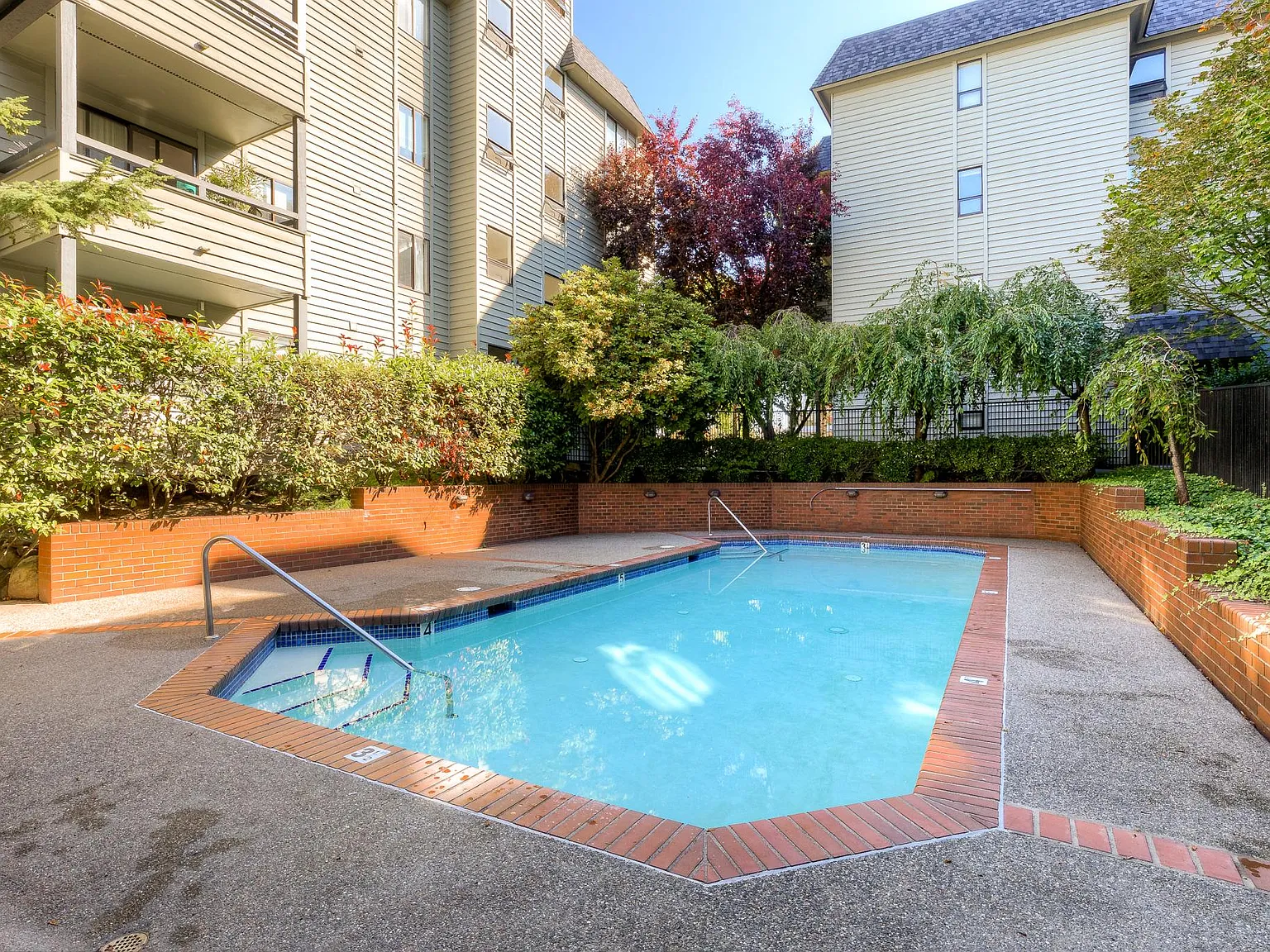 Meridian Place — Photo 3