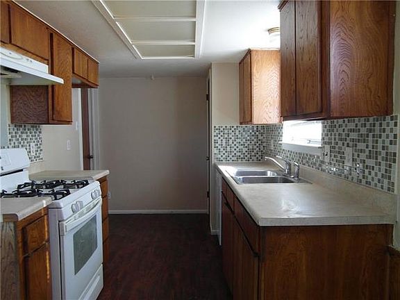 5th image of 4102 Justice Ln