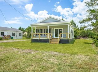 911 NE 7th St, Carrabelle, FL 32322