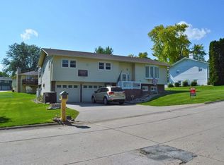 1201 Meadow Dr, Norfolk, NE 68701