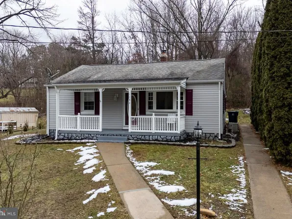 1184 E Main St, Stanley, VA 22851