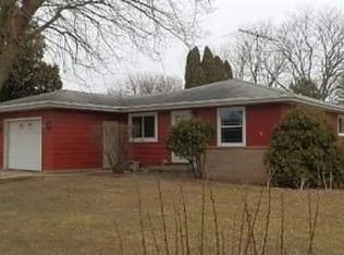 300 North St, Sullivan, WI 53178