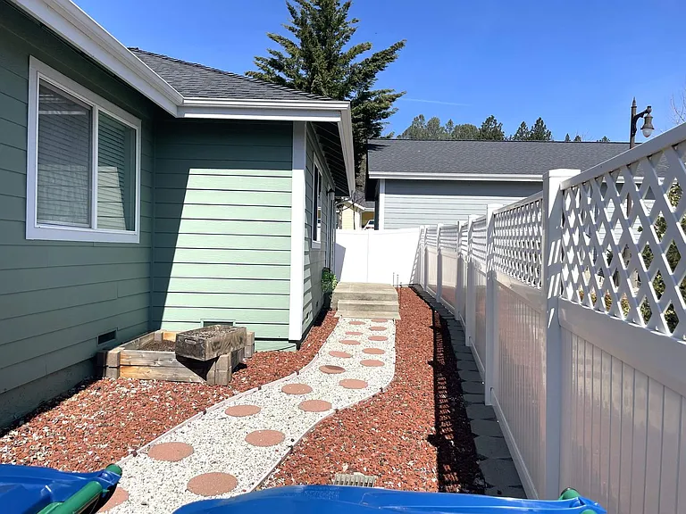 164 Highlands Ct — Photo 14