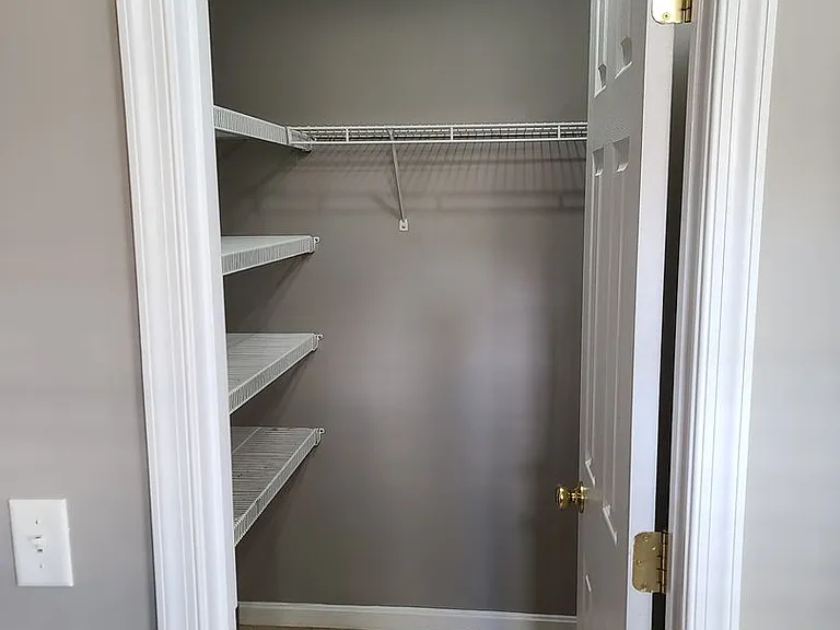230 Crown Ct — Photo 12