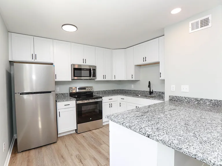 2707 Azalea Garden Rd — Photo 5