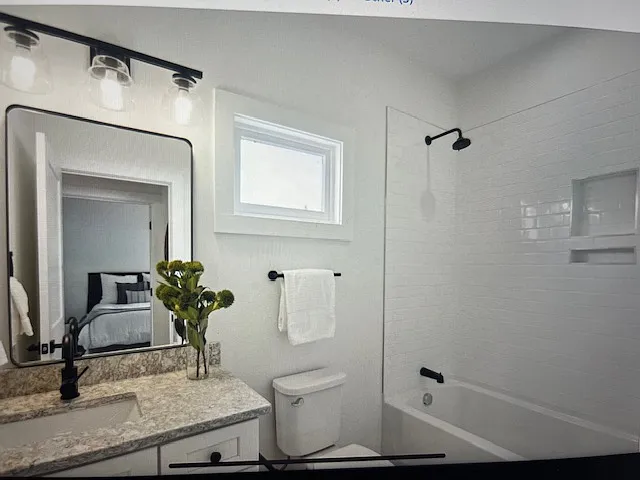 42 Poinsett St #A — Photo 2
