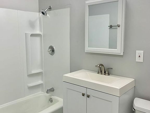5th image of 258 Mayfield Ave #C